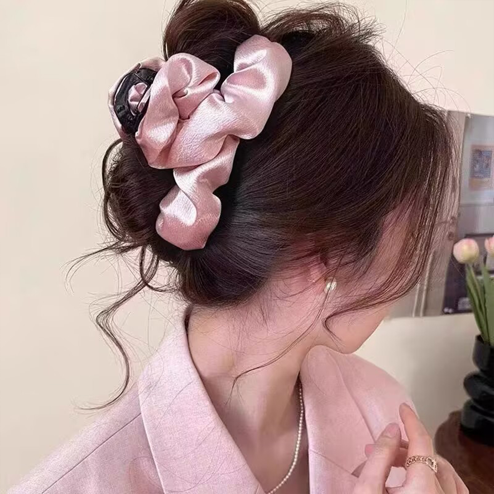 Large Satin Hair Claw Korean S - огляд і ціна Korean Daily Lifestyle